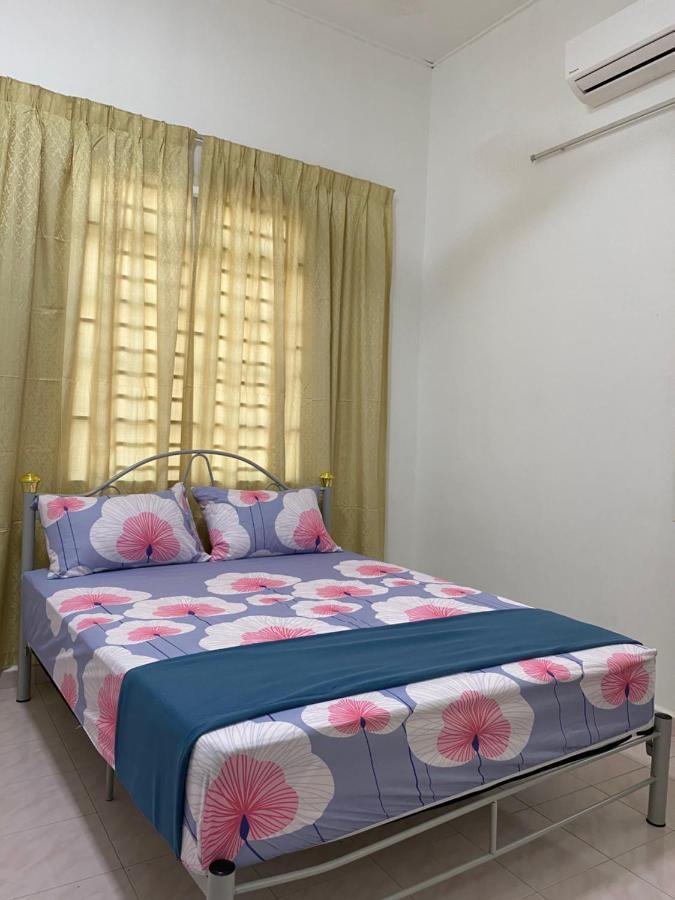 Cempaka Homestay Parit Raja Buitenkant foto